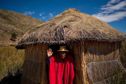 Lake Titicaca, once considered Andean deity, faces pollution threat